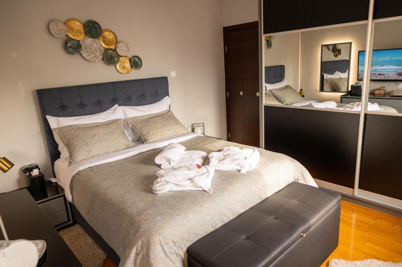 "Elegance" Central Luxury Apartment พีเรียส ภายนอก รูปภาพ